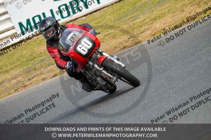 Vintage motorcycle club;eventdigitalimages;mallory park;mallory park trackday photographs;no limits trackdays;peter wileman photography;trackday digital images;trackday photos;vmcc festival 1000 bikes photographs